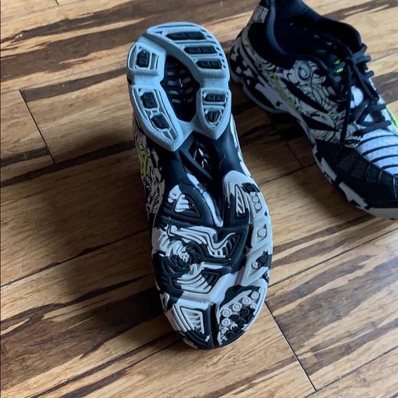 mizuno wave lightning z3 limited edition